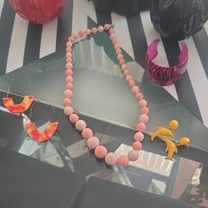 Pink Beaded Necklace With Set Of Earings And Bracelet 70s Retro Vantage